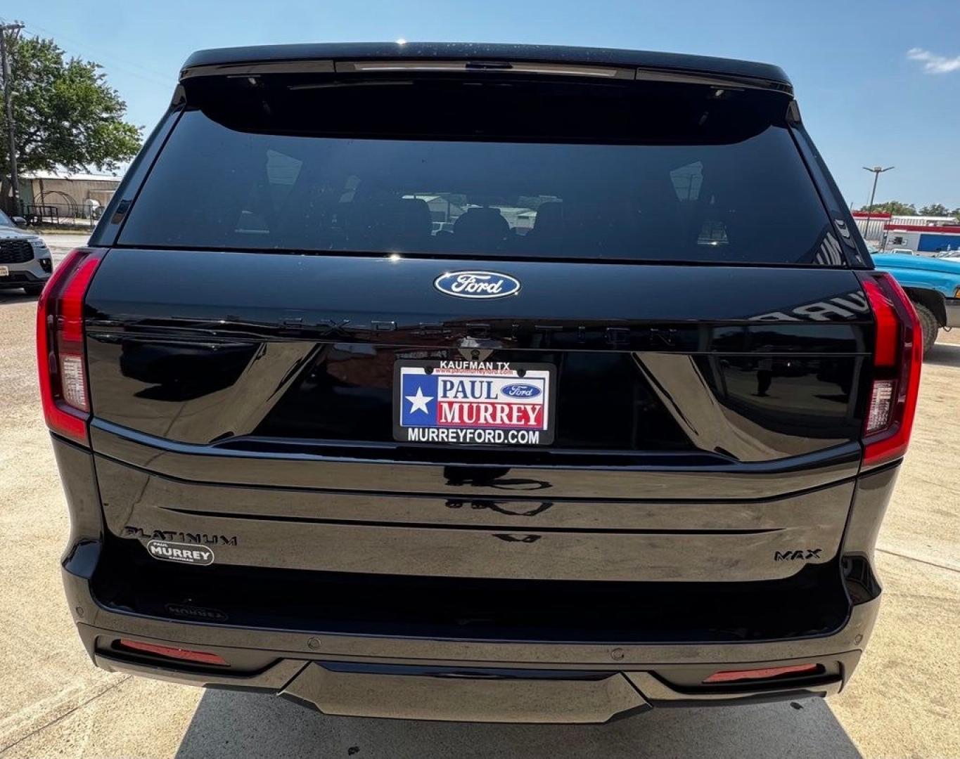 2027 Agate Black Metallic /Black Onyx Ford Expedition Max Platinum (1FMJK1MG5VE) with an 3.5L V6 EcoBoost High Output engine, Automatic transmission, located at 1105 E Mulberry, Kaufman, TX, 75142, (972) 962-2151, 32.589550, -96.300926- Photo#5