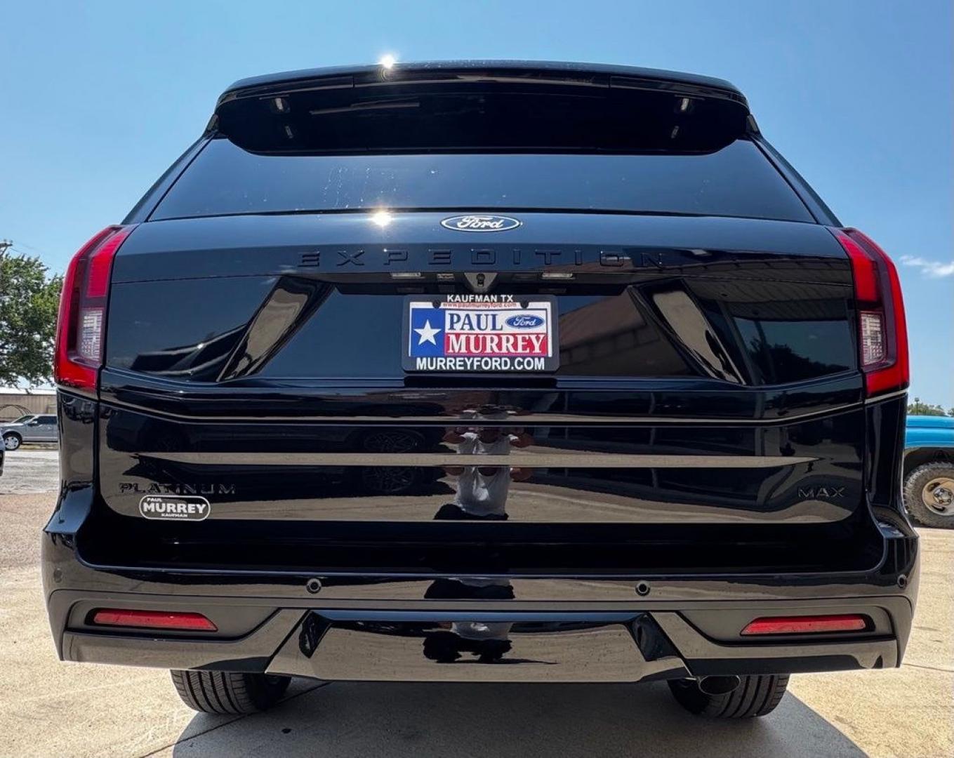 2027 Agate Black Metallic /Black Onyx Ford Expedition Max Platinum (1FMJK1MG5VE) with an 3.5L V6 EcoBoost High Output engine, Automatic transmission, located at 1105 E Mulberry, Kaufman, TX, 75142, (972) 962-2151, 32.589550, -96.300926- Photo#6