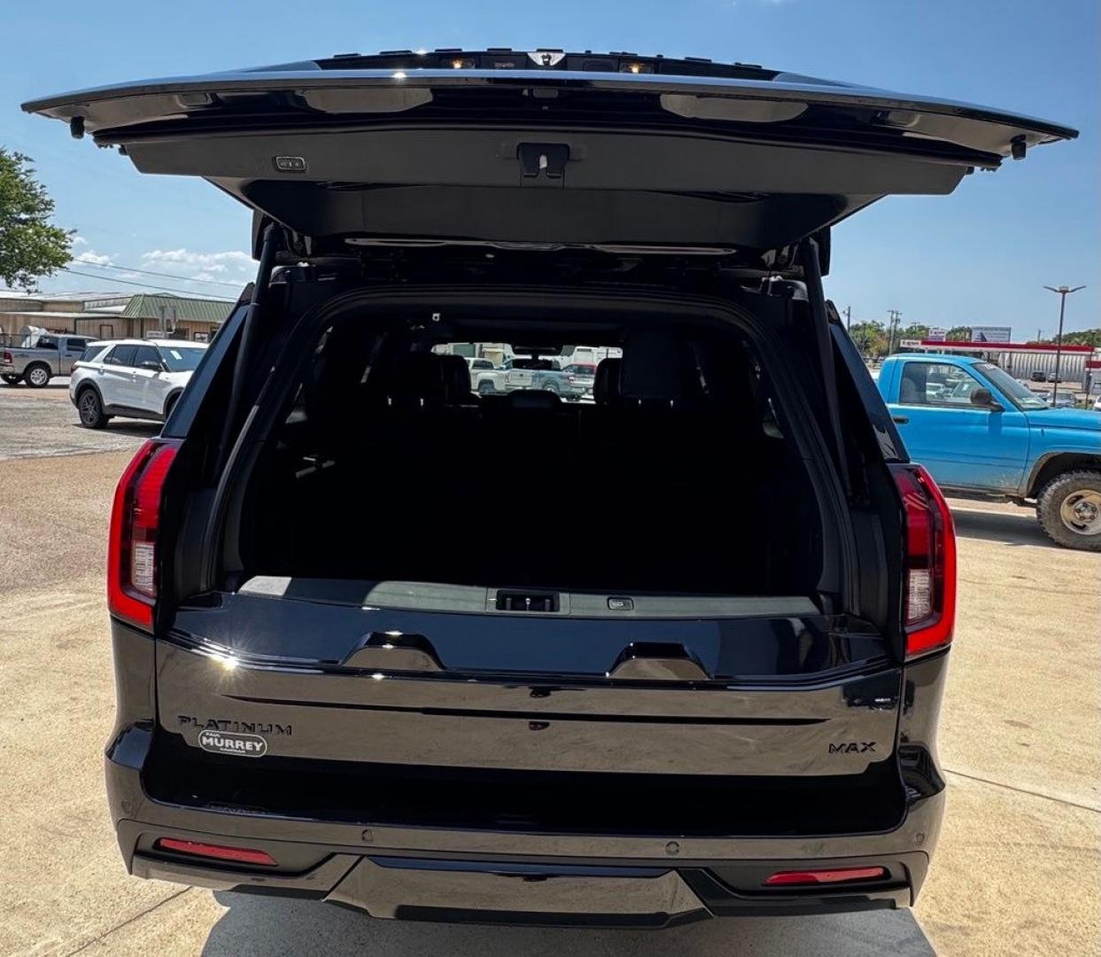 2027 Agate Black Metallic /Black Onyx Ford Expedition Max Platinum (1FMJK1MG5VE) with an 3.5L V6 EcoBoost High Output engine, Automatic transmission, located at 1105 E Mulberry, Kaufman, TX, 75142, (972) 962-2151, 32.589550, -96.300926- Photo#7