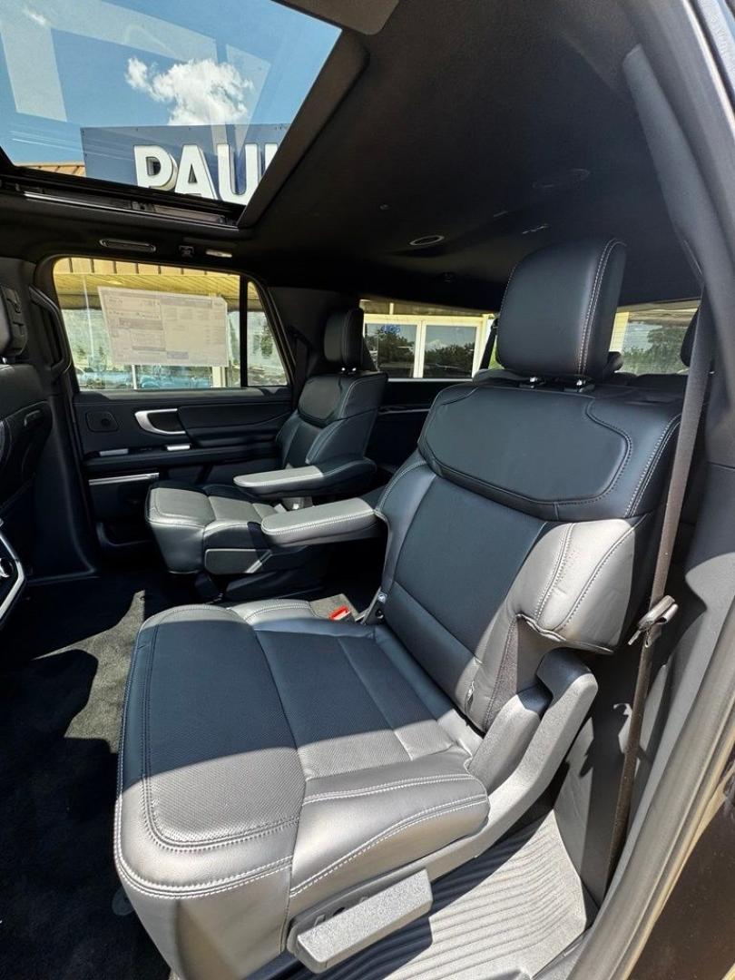 2027 Agate Black Metallic /Black Onyx Ford Expedition Max Platinum (1FMJK1MG5VE) with an 3.5L V6 EcoBoost High Output engine, Automatic transmission, located at 1105 E Mulberry, Kaufman, TX, 75142, (972) 962-2151, 32.589550, -96.300926- Photo#39
