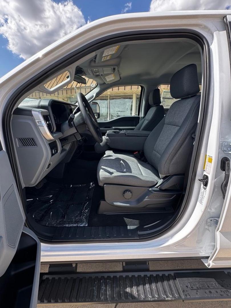 2026 Oxford White /Medium Dark Slate Ford F-350SD XL (1FT8W3BT4TE) with an Power Stroke 6.7L V8 DI 32V OHV Turbodiesel engine, Automatic transmission, located at 1105 E Mulberry, Kaufman, TX, 75142, (972) 962-2151, 32.589550, -96.300926 - Recent Arrival! $2,500 off MSRP!<br><br>4WD.<br>Oxford White 2026 Ford F-350SD 4D Crew Cab XL 4WD 10-Speed Automatic Power Stroke 6.7L V8 DI 32V OHV Turbodiesel Price includes: $1000 - Retail Customer Cash. Exp. 09/30/2026 $1500 - Retail Customer Cash. Exp. 09/30/2026- Photo#12