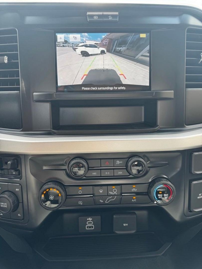 2026 Oxford White /Medium Dark Slate Ford F-350SD XL (1FT8W3BT4TE) with an Power Stroke 6.7L V8 DI 32V OHV Turbodiesel engine, Automatic transmission, located at 1105 E Mulberry, Kaufman, TX, 75142, (972) 962-2151, 32.589550, -96.300926 - Recent Arrival! $2,500 off MSRP!<br><br>4WD.<br>Oxford White 2026 Ford F-350SD 4D Crew Cab XL 4WD 10-Speed Automatic Power Stroke 6.7L V8 DI 32V OHV Turbodiesel Price includes: $1000 - Retail Customer Cash. Exp. 09/30/2026 $1500 - Retail Customer Cash. Exp. 09/30/2026- Photo#17