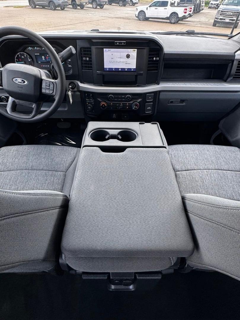 2026 Oxford White /Medium Dark Slate Ford F-350SD XL (1FT8W3BT4TE) with an Power Stroke 6.7L V8 DI 32V OHV Turbodiesel engine, Automatic transmission, located at 1105 E Mulberry, Kaufman, TX, 75142, (972) 962-2151, 32.589550, -96.300926 - Recent Arrival! $2,500 off MSRP!<br><br>4WD.<br>Oxford White 2026 Ford F-350SD 4D Crew Cab XL 4WD 10-Speed Automatic Power Stroke 6.7L V8 DI 32V OHV Turbodiesel Price includes: $1000 - Retail Customer Cash. Exp. 09/30/2026 $1500 - Retail Customer Cash. Exp. 09/30/2026- Photo#23