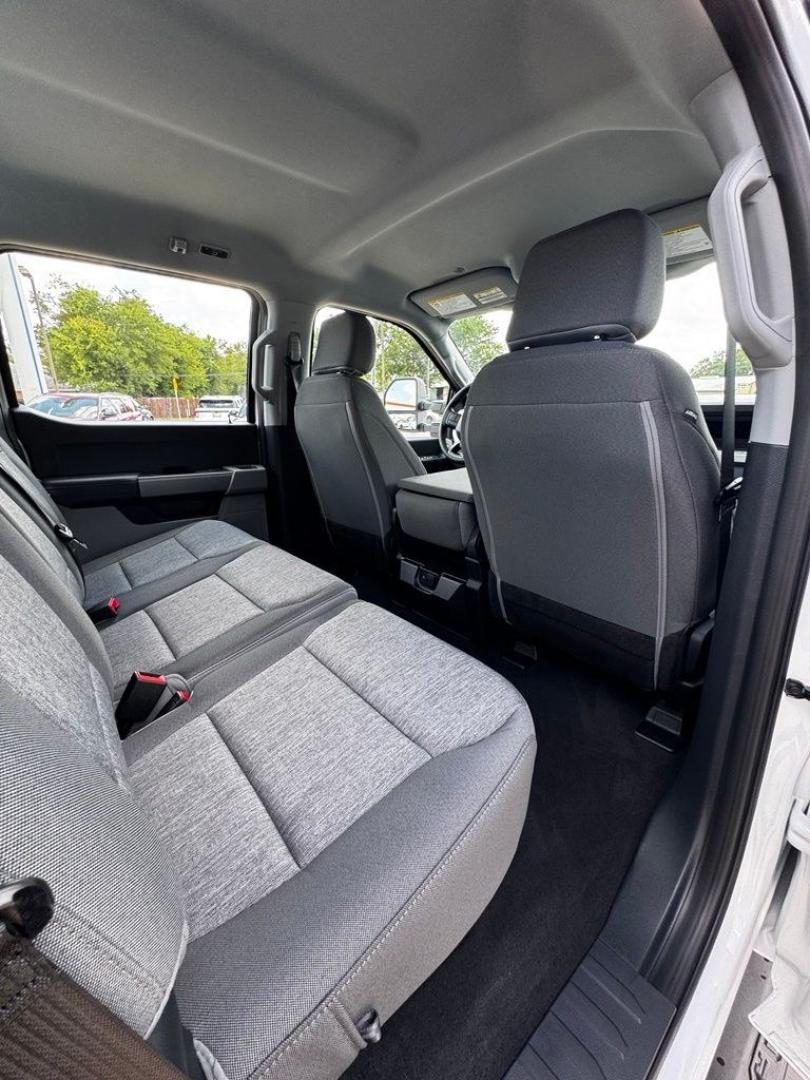 2026 Oxford White /Medium Dark Slate Ford F-350SD XL (1FT8W3BT4TE) with an Power Stroke 6.7L V8 DI 32V OHV Turbodiesel engine, Automatic transmission, located at 1105 E Mulberry, Kaufman, TX, 75142, (972) 962-2151, 32.589550, -96.300926 - Recent Arrival! $2,500 off MSRP!<br><br>4WD.<br>Oxford White 2026 Ford F-350SD 4D Crew Cab XL 4WD 10-Speed Automatic Power Stroke 6.7L V8 DI 32V OHV Turbodiesel Price includes: $1000 - Retail Customer Cash. Exp. 09/30/2026 $1500 - Retail Customer Cash. Exp. 09/30/2026- Photo#29