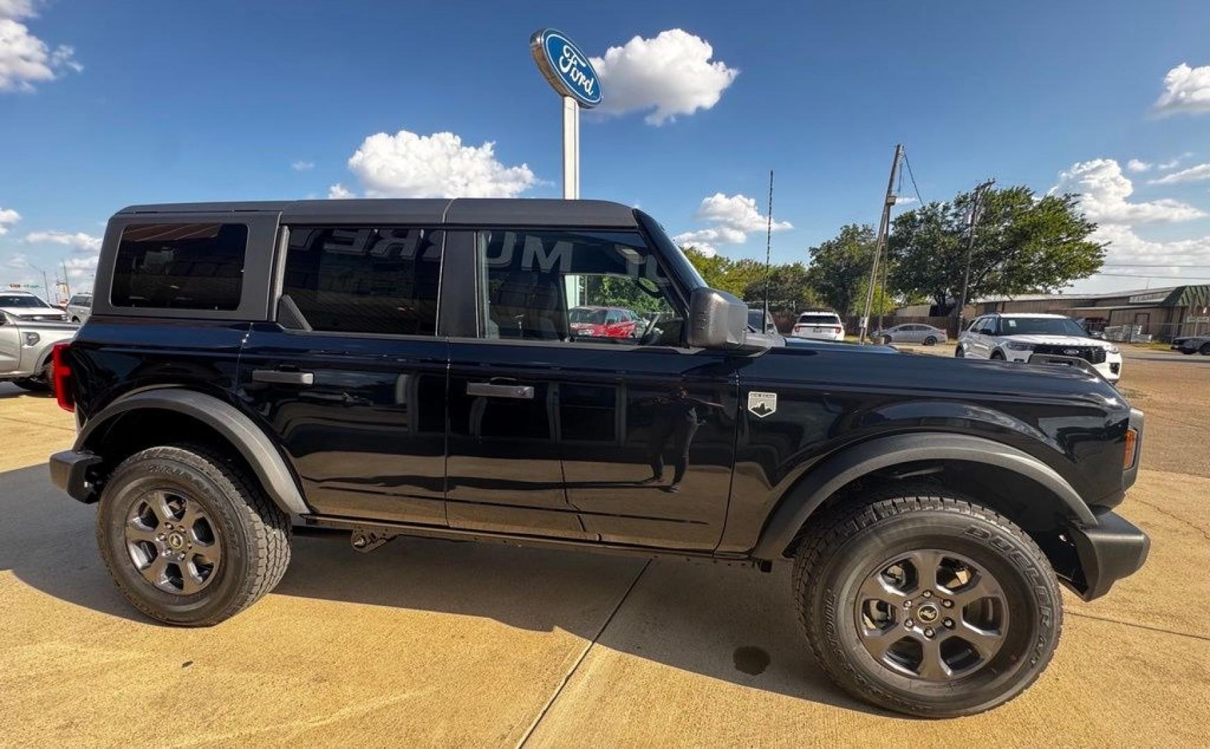 2026 Shadow Black /Dark Gray W/Black Onyx Ford Bronco Big Bend (1FMDE7BH6TL) with an 2.3L EcoBoost I-4 engine, Automatic transmission, located at 1105 E Mulberry, Kaufman, TX, 75142, (972) 962-2151, 32.589550, -96.300926 - Recent Arrival! $2,500 off MSRP!<br><br><br>Shadow Black 2026 Ford Bronco 4D Sport Utility Big Bend 4WD 10-Speed Automatic 2.3L EcoBoost I-4 18/22 City/Highway MPG Price includes: $1000 - Retail Customer Cash. Exp. 09/30/2026 $1000 - SSE Down Payment Assistance. Exp. 08/31/2026 $500 - Final Days Meg- Photo#4