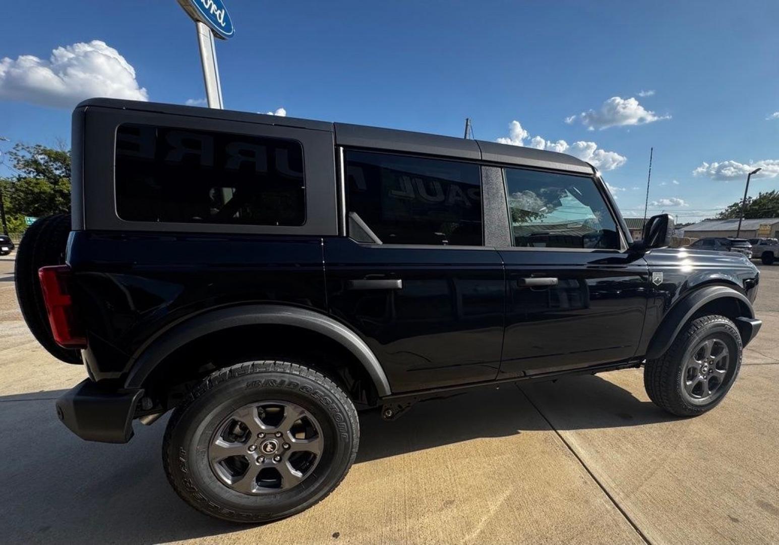 2026 Shadow Black /Dark Gray W/Black Onyx Ford Bronco Big Bend (1FMDE7BH6TL) with an 2.3L EcoBoost I-4 engine, Automatic transmission, located at 1105 E Mulberry, Kaufman, TX, 75142, (972) 962-2151, 32.589550, -96.300926 - Recent Arrival! $2,500 off MSRP!<br><br><br>Shadow Black 2026 Ford Bronco 4D Sport Utility Big Bend 4WD 10-Speed Automatic 2.3L EcoBoost I-4 18/22 City/Highway MPG Price includes: $1000 - Retail Customer Cash. Exp. 09/30/2026 $1000 - SSE Down Payment Assistance. Exp. 08/31/2026 $500 - Final Days Meg- Photo#5