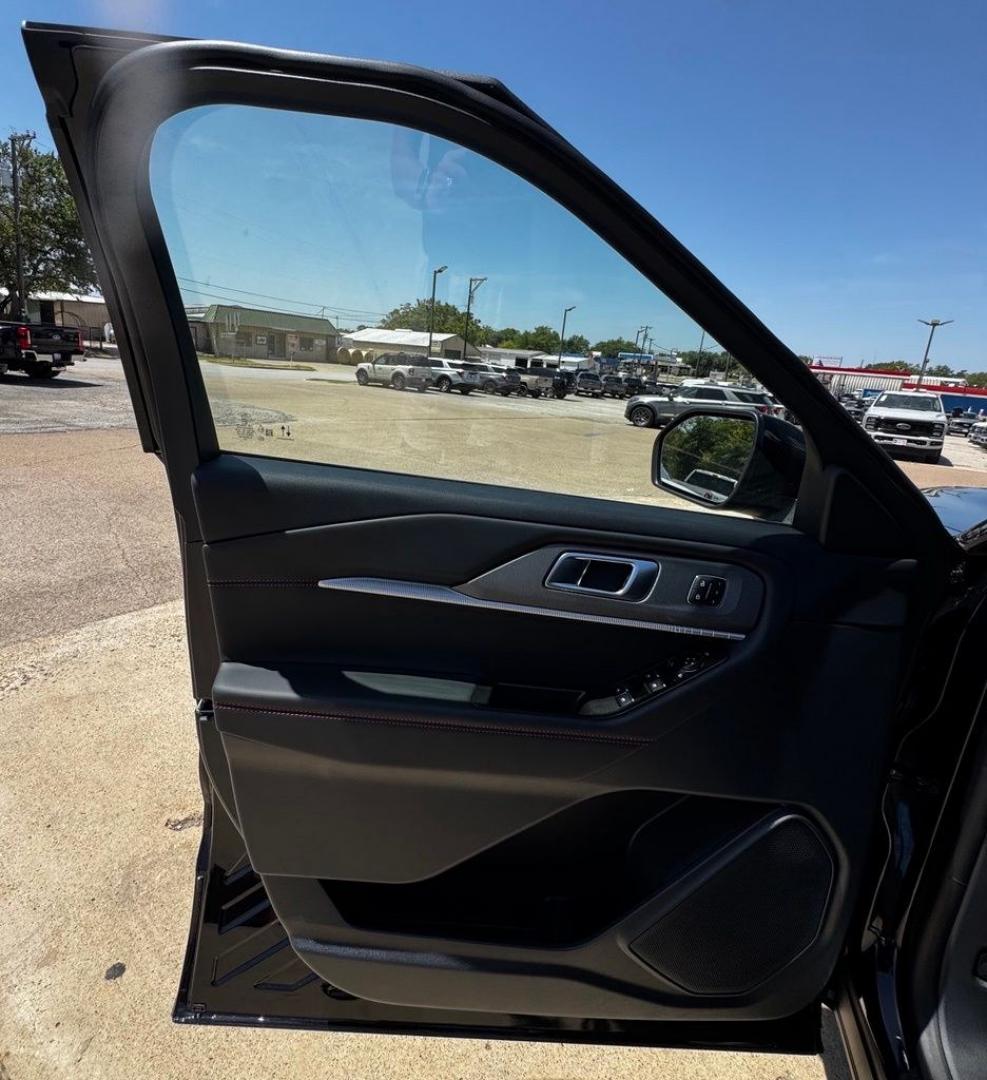 2026 Black Metallic /Onyx Ford Explorer ST-Line (1FMUK7KH8TG) with an 2.3L EcoBoost I-4 engine, Automatic transmission, located at 1105 E Mulberry, Kaufman, TX, 75142, (972) 962-2151, 32.589550, -96.300926- Photo#16