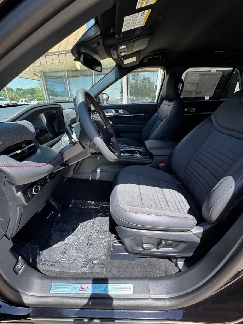 2026 Black Metallic /Onyx Ford Explorer ST-Line (1FMUK7KH8TG) with an 2.3L EcoBoost I-4 engine, Automatic transmission, located at 1105 E Mulberry, Kaufman, TX, 75142, (972) 962-2151, 32.589550, -96.300926- Photo#17