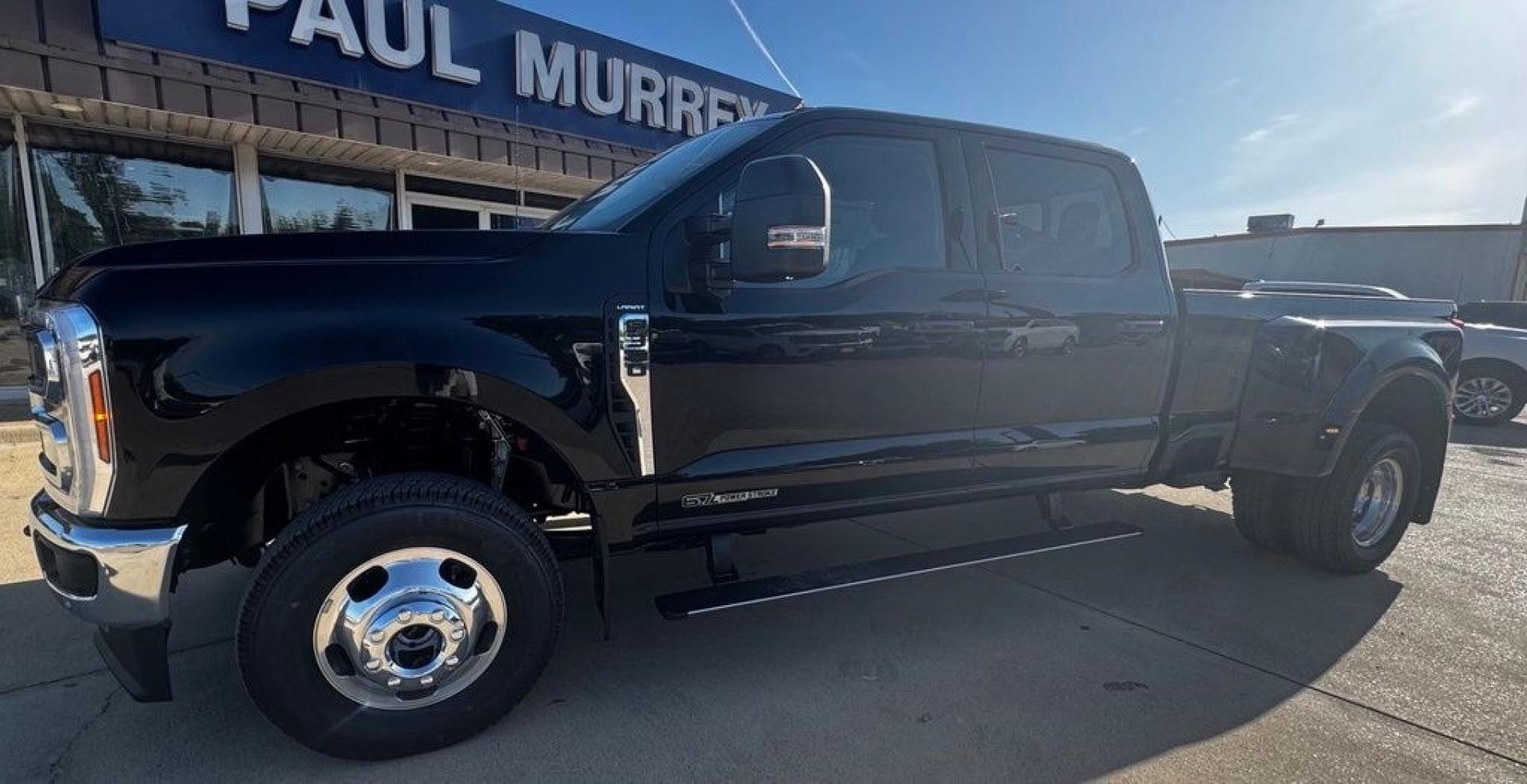 2026 Black Metallic /Black Onyx Ford F-350SD Lariat (1FT8W3DT7TE) with an Power Stroke 6.7L V8 DI 32V OHV Turbodiesel engine, Automatic transmission, located at 1105 E Mulberry, Kaufman, TX, 75142, (972) 962-2151, 32.589550, -96.300926 - $3,901 off MSRP!<br><br>4WD.<br>Agate Black Metallic 2026 Ford F-350SD 4D Crew Cab Lariat DRW 4WD 10-Speed Automatic Power Stroke 6.7L V8 DI 32V OHV Turbodiesel- Photo#2