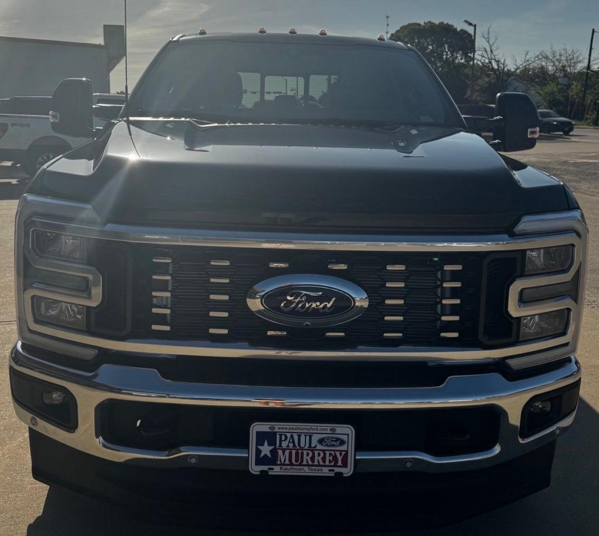 2026 Black Metallic /Black Onyx Ford F-350SD Lariat (1FT8W3DT7TE) with an Power Stroke 6.7L V8 DI 32V OHV Turbodiesel engine, Automatic transmission, located at 1105 E Mulberry, Kaufman, TX, 75142, (972) 962-2151, 32.589550, -96.300926 - $3,901 off MSRP!<br><br>4WD.<br>Agate Black Metallic 2026 Ford F-350SD 4D Crew Cab Lariat DRW 4WD 10-Speed Automatic Power Stroke 6.7L V8 DI 32V OHV Turbodiesel- Photo#4
