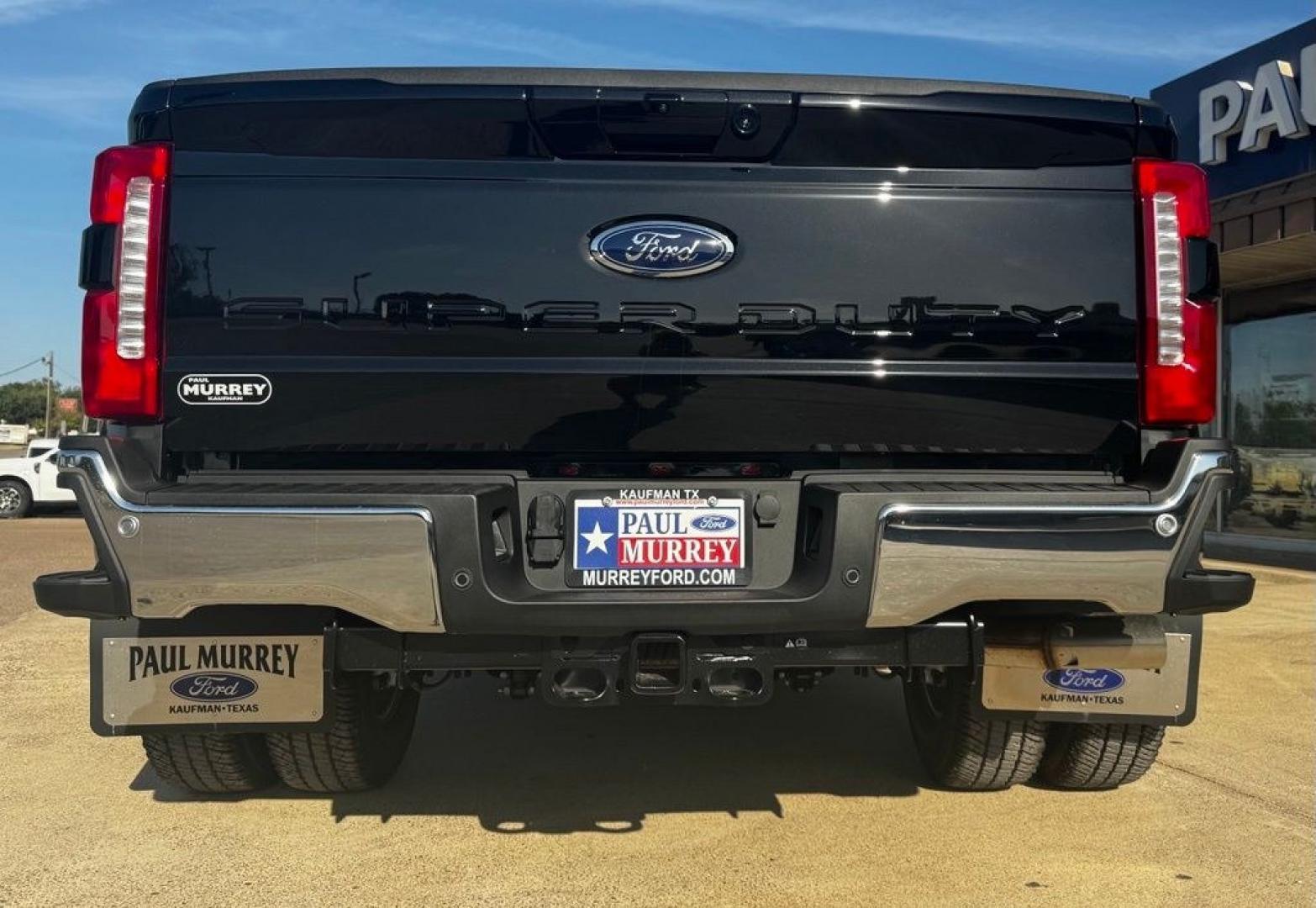 2026 Black Metallic /Black Onyx Ford F-350SD Lariat (1FT8W3DT7TE) with an Power Stroke 6.7L V8 DI 32V OHV Turbodiesel engine, Automatic transmission, located at 1105 E Mulberry, Kaufman, TX, 75142, (972) 962-2151, 32.589550, -96.300926 - $3,901 off MSRP!<br><br>4WD.<br>Agate Black Metallic 2026 Ford F-350SD 4D Crew Cab Lariat DRW 4WD 10-Speed Automatic Power Stroke 6.7L V8 DI 32V OHV Turbodiesel- Photo#5