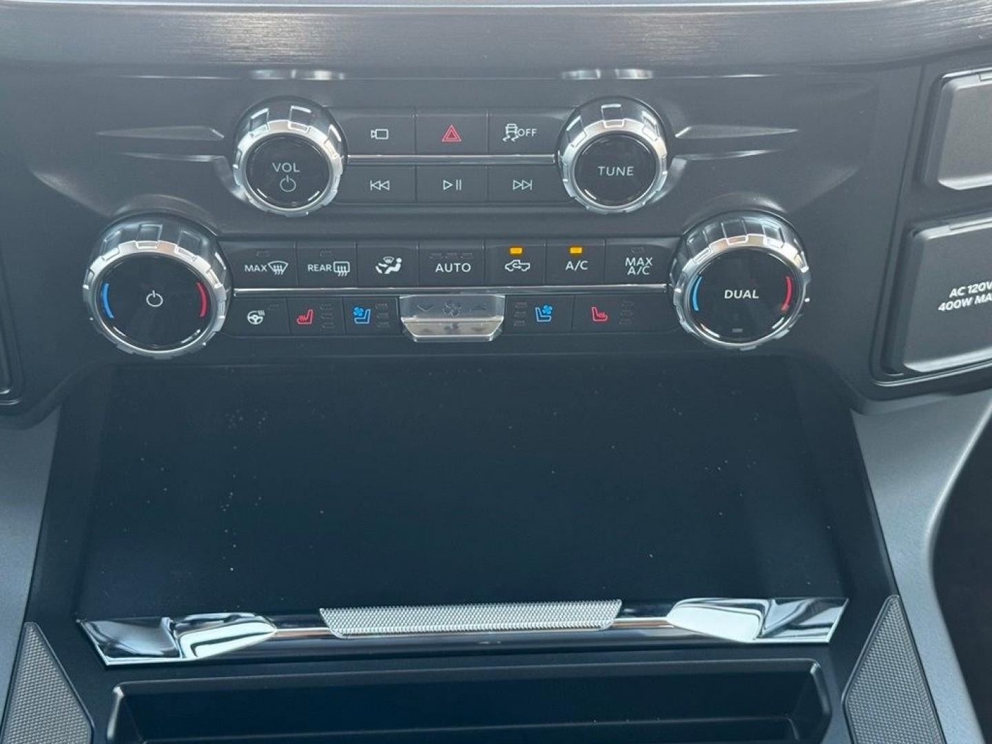 2026 Black Metallic /Black Onyx Ford F-350SD Lariat (1FT8W3DT7TE) with an Power Stroke 6.7L V8 DI 32V OHV Turbodiesel engine, Automatic transmission, located at 1105 E Mulberry, Kaufman, TX, 75142, (972) 962-2151, 32.589550, -96.300926 - $3,901 off MSRP!<br><br>4WD.<br>Agate Black Metallic 2026 Ford F-350SD 4D Crew Cab Lariat DRW 4WD 10-Speed Automatic Power Stroke 6.7L V8 DI 32V OHV Turbodiesel- Photo#30