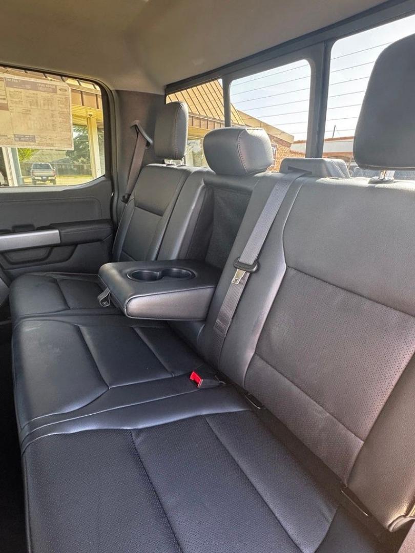 2026 Black Metallic /Black Onyx Ford F-350SD Lariat (1FT8W3DT7TE) with an Power Stroke 6.7L V8 DI 32V OHV Turbodiesel engine, Automatic transmission, located at 1105 E Mulberry, Kaufman, TX, 75142, (972) 962-2151, 32.589550, -96.300926 - $3,901 off MSRP!<br><br>4WD.<br>Agate Black Metallic 2026 Ford F-350SD 4D Crew Cab Lariat DRW 4WD 10-Speed Automatic Power Stroke 6.7L V8 DI 32V OHV Turbodiesel- Photo#31