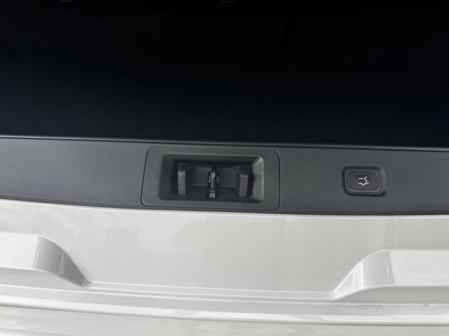 2027 White Metallic /Black Onyx Ford Expedition Platinum (1FMJU1MG2VE) with an 3.5L V6 EcoBoost High Output engine, Automatic transmission, located at 1105 E Mulberry, Kaufman, TX, 75142, (972) 962-2151, 32.589550, -96.300926 - Recent Arrival!<br><br>4WD.<br>Star White Metallic Tri-Coat 2027 Ford Expedition 4D Sport Utility Platinum 4WD 10-Speed Automatic 3.5L V6 EcoBoost High Output 15/22 City/Highway MPG- Photo#13