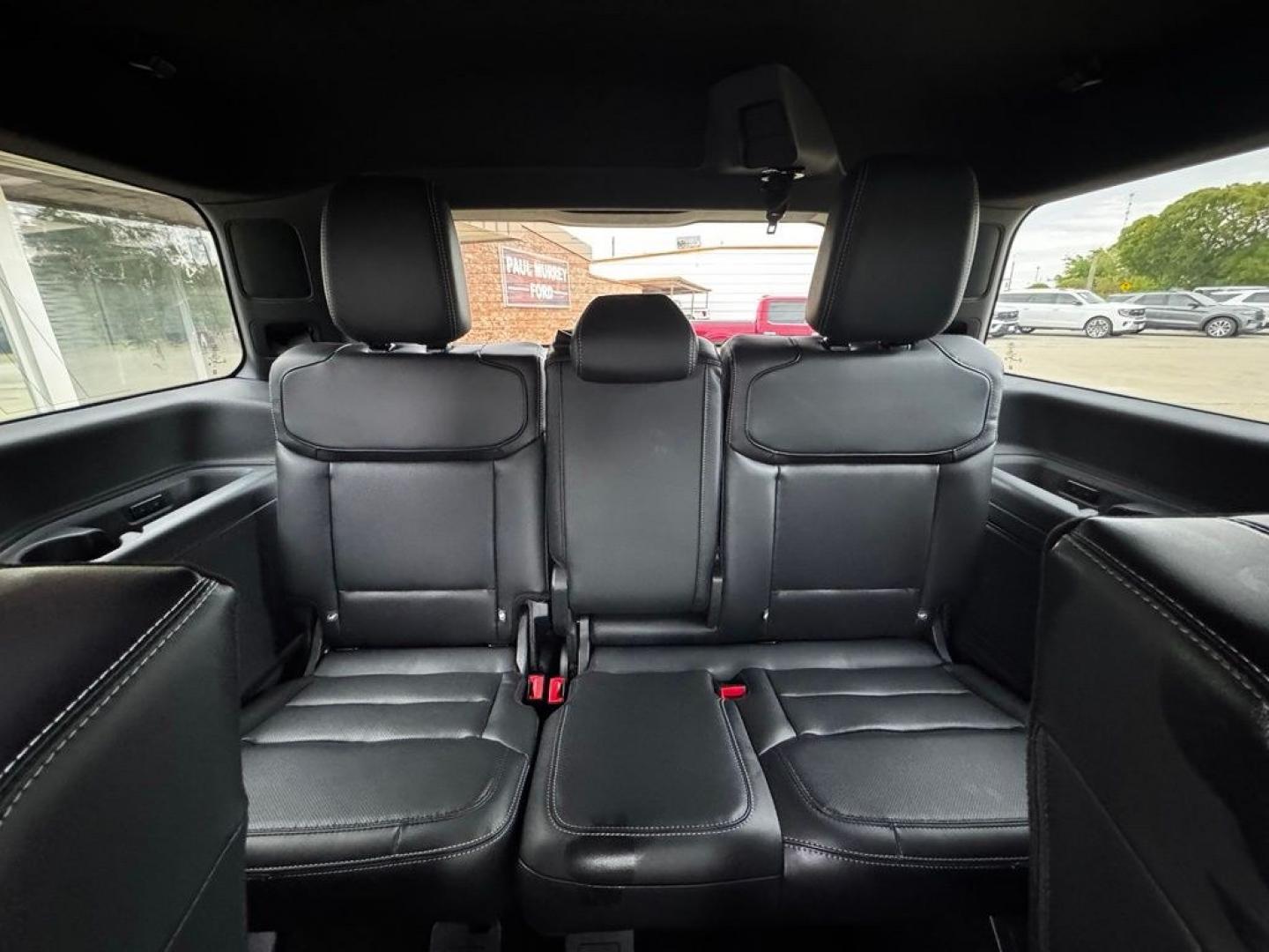 2027 White Metallic /Black Onyx Ford Expedition Platinum (1FMJU1MG2VE) with an 3.5L V6 EcoBoost High Output engine, Automatic transmission, located at 1105 E Mulberry, Kaufman, TX, 75142, (972) 962-2151, 32.589550, -96.300926 - Recent Arrival!<br><br>4WD.<br>Star White Metallic Tri-Coat 2027 Ford Expedition 4D Sport Utility Platinum 4WD 10-Speed Automatic 3.5L V6 EcoBoost High Output 15/22 City/Highway MPG- Photo#20