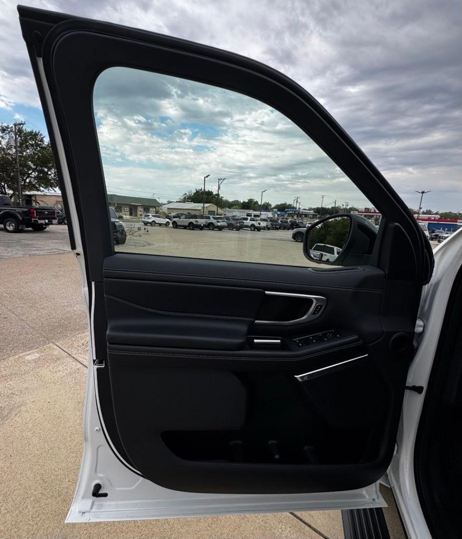 2027 White Metallic /Black Onyx Ford Expedition Platinum (1FMJU1MG2VE) with an 3.5L V6 EcoBoost High Output engine, Automatic transmission, located at 1105 E Mulberry, Kaufman, TX, 75142, (972) 962-2151, 32.589550, -96.300926 - Recent Arrival!<br><br>4WD.<br>Star White Metallic Tri-Coat 2027 Ford Expedition 4D Sport Utility Platinum 4WD 10-Speed Automatic 3.5L V6 EcoBoost High Output 15/22 City/Highway MPG- Photo#22