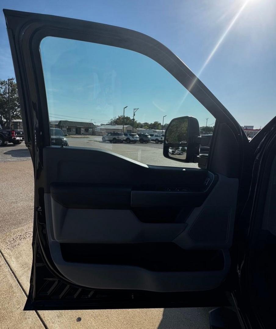 2026 Black Metallic /Medium Dark Slate Ford F-250SD XL (1FT7W2BT5TE) with an Power Stroke 6.7L V8 DI 32V OHV Turbodiesel engine, Automatic transmission, located at 1105 E Mulberry, Kaufman, TX, 75142, (972) 962-2151, 32.589550, -96.300926 - Recent Arrival!<br><br>4WD.<br>Agate Black Metallic 2026 Ford F-250SD 4D Crew Cab XL 4WD 10-Speed Automatic Power Stroke 6.7L V8 DI 32V OHV Turbodiesel- Photo#11