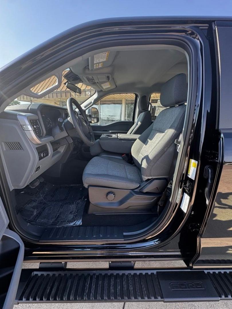 2026 Black Metallic /Medium Dark Slate Ford F-250SD XL (1FT7W2BT5TE) with an Power Stroke 6.7L V8 DI 32V OHV Turbodiesel engine, Automatic transmission, located at 1105 E Mulberry, Kaufman, TX, 75142, (972) 962-2151, 32.589550, -96.300926 - Recent Arrival!<br><br>4WD.<br>Agate Black Metallic 2026 Ford F-250SD 4D Crew Cab XL 4WD 10-Speed Automatic Power Stroke 6.7L V8 DI 32V OHV Turbodiesel- Photo#12