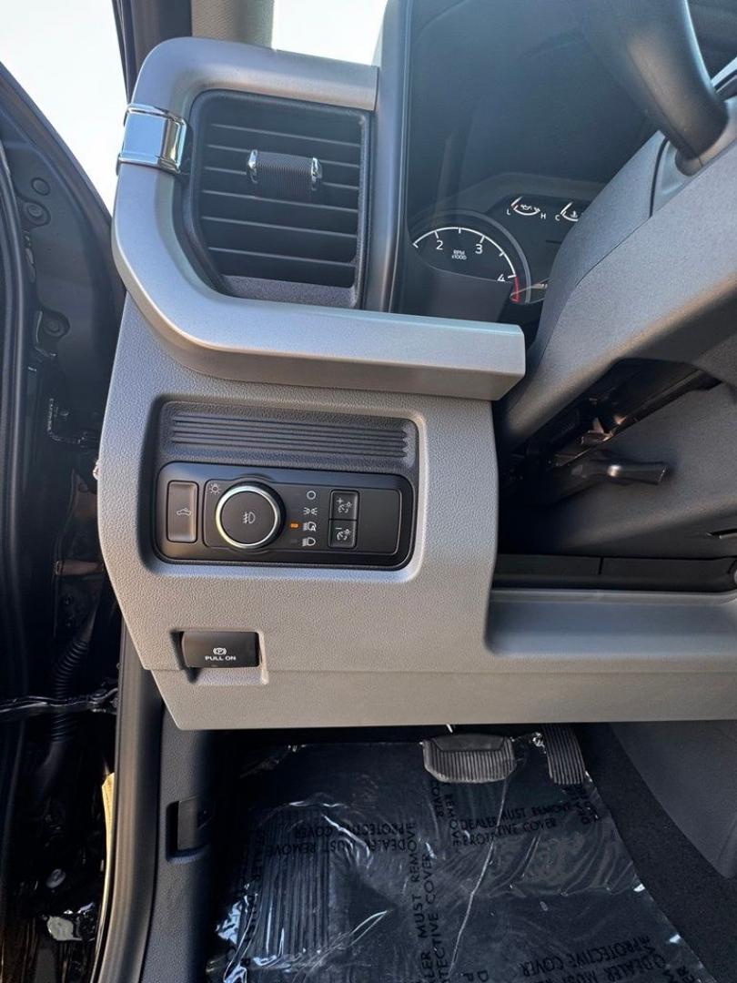 2026 Black Metallic /Medium Dark Slate Ford F-250SD XL (1FT7W2BT5TE) with an Power Stroke 6.7L V8 DI 32V OHV Turbodiesel engine, Automatic transmission, located at 1105 E Mulberry, Kaufman, TX, 75142, (972) 962-2151, 32.589550, -96.300926 - Recent Arrival!<br><br>4WD.<br>Agate Black Metallic 2026 Ford F-250SD 4D Crew Cab XL 4WD 10-Speed Automatic Power Stroke 6.7L V8 DI 32V OHV Turbodiesel- Photo#13