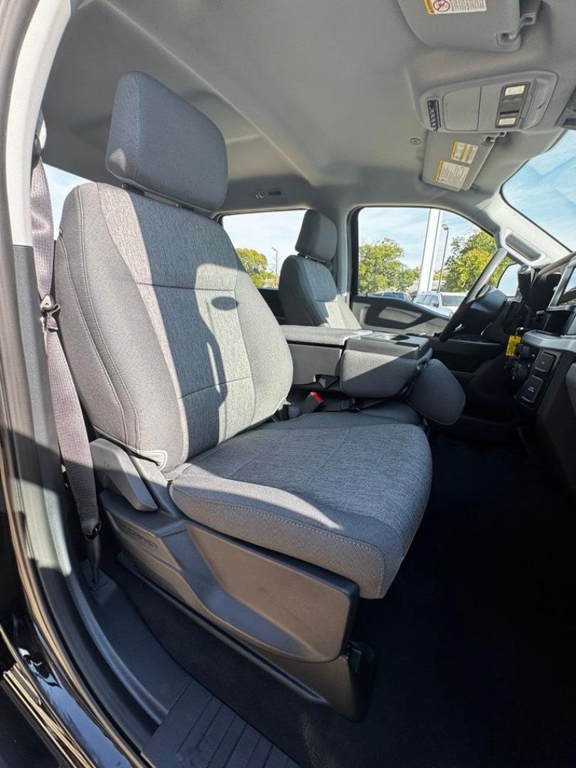 2026 Black Metallic /Medium Dark Slate Ford F-250SD XL (1FT7W2BT5TE) with an Power Stroke 6.7L V8 DI 32V OHV Turbodiesel engine, Automatic transmission, located at 1105 E Mulberry, Kaufman, TX, 75142, (972) 962-2151, 32.589550, -96.300926 - Recent Arrival!<br><br>4WD.<br>Agate Black Metallic 2026 Ford F-250SD 4D Crew Cab XL 4WD 10-Speed Automatic Power Stroke 6.7L V8 DI 32V OHV Turbodiesel- Photo#31