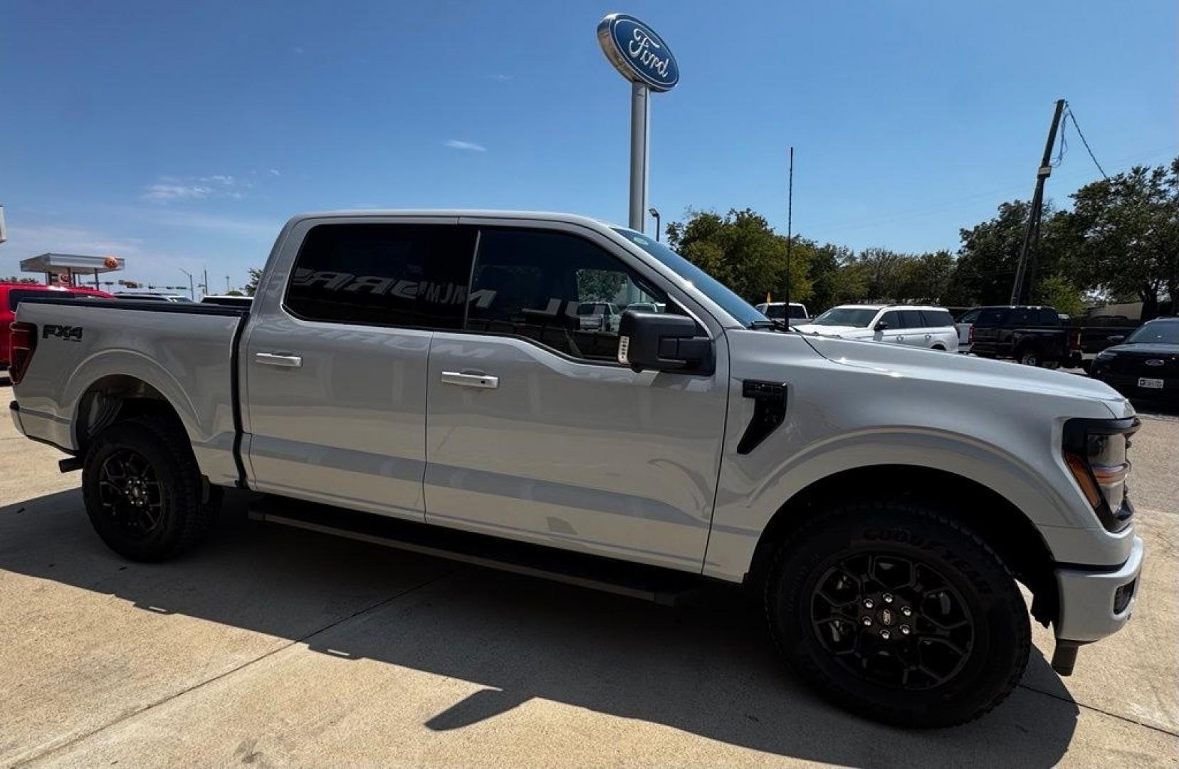 2026 Avalanche /Black Ford F-150 XLT (1FTFW3L57TF) with an 5.0L V8 engine, Automatic transmission, located at 1105 E Mulberry, Kaufman, TX, 75142, (972) 962-2151, 32.589550, -96.300926 - Recent Arrival! $5,000 off MSRP!<br><br>4WD.<br>Avalanche 2026 Ford F-150 4D SuperCrew XLT 4WD 10-Speed Automatic 5.0L V8 16/24 City/Highway MPG Price includes: $1000 - SSE Down Payment Assistance. Exp. 08/31/2026 $3000 - Retail Customer Cash. Exp. 09/30/2026 $500 - Final Days Mega Bonus Cash. Exp.- Photo#12