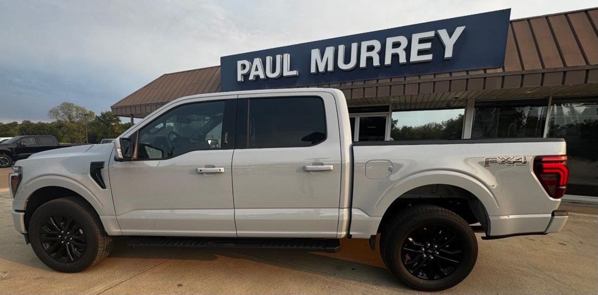 2026 Avalanche /Black Ford F-150 Lariat (1FTFW5L59TF) with an 5.0L V8 engine, Automatic transmission, located at 1105 E Mulberry, Kaufman, TX, 75142, (972) 962-2151, 32.589550, -96.300926 - Recent Arrival! $5,000 off MSRP!<br><br>4WD.<br>Avalanche 2026 Ford F-150 4D SuperCrew Lariat 4WD 10-Speed Automatic 5.0L V8 16/24 City/Highway MPG Price includes: $1000 - SSE Down Payment Assistance. Exp. 08/31/2026 $3000 - Retail Customer Cash. Exp. 09/30/2026 $500 - Final Days Mega Bonus Cash. Ex- Photo#1