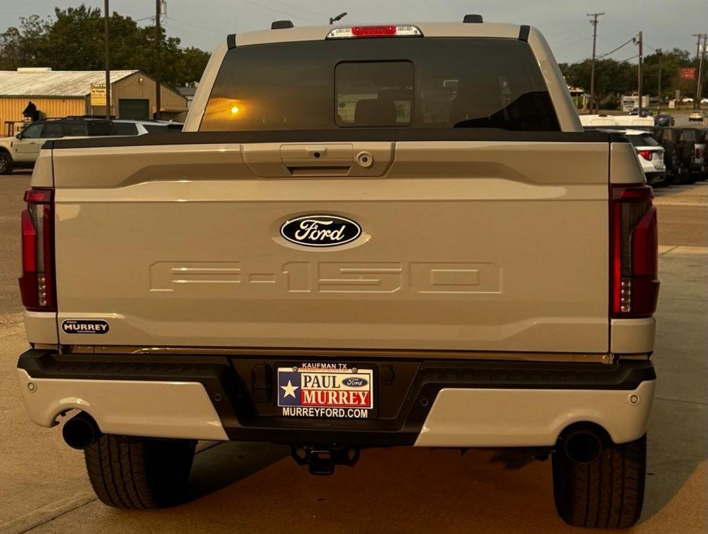 2026 Avalanche /Black Ford F-150 Lariat (1FTFW5L59TF) with an 5.0L V8 engine, Automatic transmission, located at 1105 E Mulberry, Kaufman, TX, 75142, (972) 962-2151, 32.589550, -96.300926 - Recent Arrival! $5,000 off MSRP!<br><br>4WD.<br>Avalanche 2026 Ford F-150 4D SuperCrew Lariat 4WD 10-Speed Automatic 5.0L V8 16/24 City/Highway MPG Price includes: $1000 - SSE Down Payment Assistance. Exp. 08/31/2026 $3000 - Retail Customer Cash. Exp. 09/30/2026 $500 - Final Days Mega Bonus Cash. Ex- Photo#4