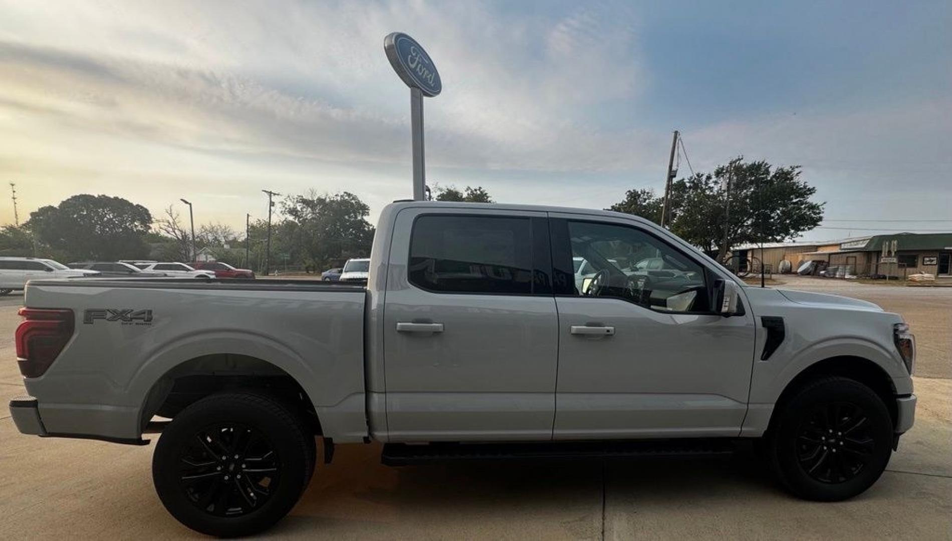 2026 Avalanche /Black Ford F-150 Lariat (1FTFW5L59TF) with an 5.0L V8 engine, Automatic transmission, located at 1105 E Mulberry, Kaufman, TX, 75142, (972) 962-2151, 32.589550, -96.300926 - Recent Arrival! $5,000 off MSRP!<br><br>4WD.<br>Avalanche 2026 Ford F-150 4D SuperCrew Lariat 4WD 10-Speed Automatic 5.0L V8 16/24 City/Highway MPG Price includes: $1000 - SSE Down Payment Assistance. Exp. 08/31/2026 $3000 - Retail Customer Cash. Exp. 09/30/2026 $500 - Final Days Mega Bonus Cash. Ex- Photo#9
