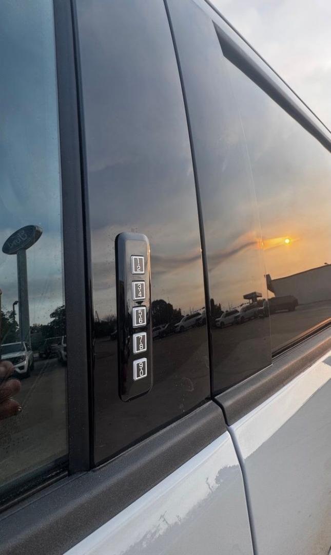 2026 Avalanche /Black Ford F-150 Lariat (1FTFW5L59TF) with an 5.0L V8 engine, Automatic transmission, located at 1105 E Mulberry, Kaufman, TX, 75142, (972) 962-2151, 32.589550, -96.300926 - Recent Arrival! $5,000 off MSRP!<br><br>4WD.<br>Avalanche 2026 Ford F-150 4D SuperCrew Lariat 4WD 10-Speed Automatic 5.0L V8 16/24 City/Highway MPG Price includes: $1000 - SSE Down Payment Assistance. Exp. 08/31/2026 $3000 - Retail Customer Cash. Exp. 09/30/2026 $500 - Final Days Mega Bonus Cash. Ex- Photo#11