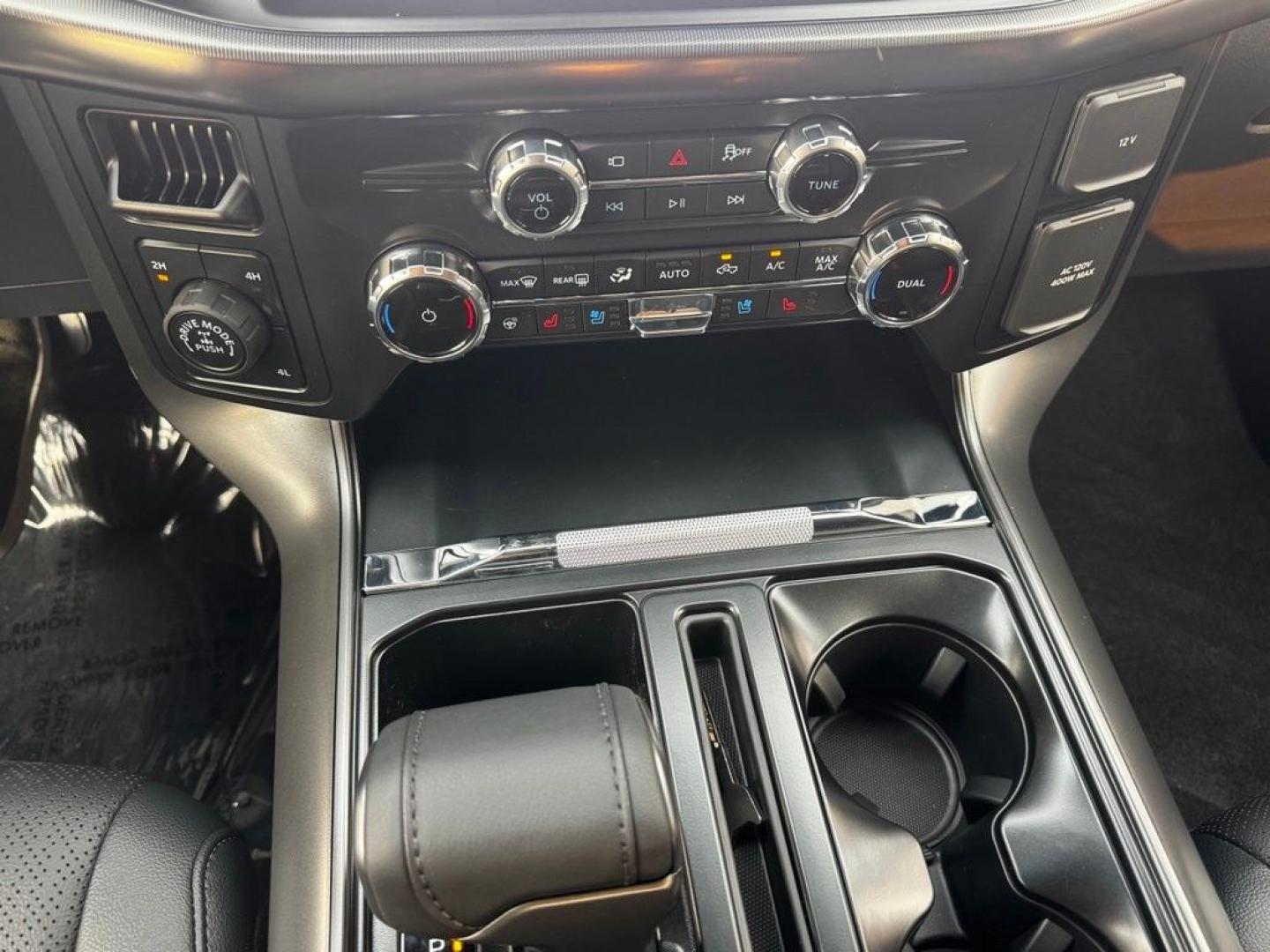 2026 Avalanche /Black Ford F-150 Lariat (1FTFW5L59TF) with an 5.0L V8 engine, Automatic transmission, located at 1105 E Mulberry, Kaufman, TX, 75142, (972) 962-2151, 32.589550, -96.300926 - Recent Arrival! $5,000 off MSRP!<br><br>4WD.<br>Avalanche 2026 Ford F-150 4D SuperCrew Lariat 4WD 10-Speed Automatic 5.0L V8 16/24 City/Highway MPG Price includes: $1000 - SSE Down Payment Assistance. Exp. 08/31/2026 $3000 - Retail Customer Cash. Exp. 09/30/2026 $500 - Final Days Mega Bonus Cash. Ex- Photo#21