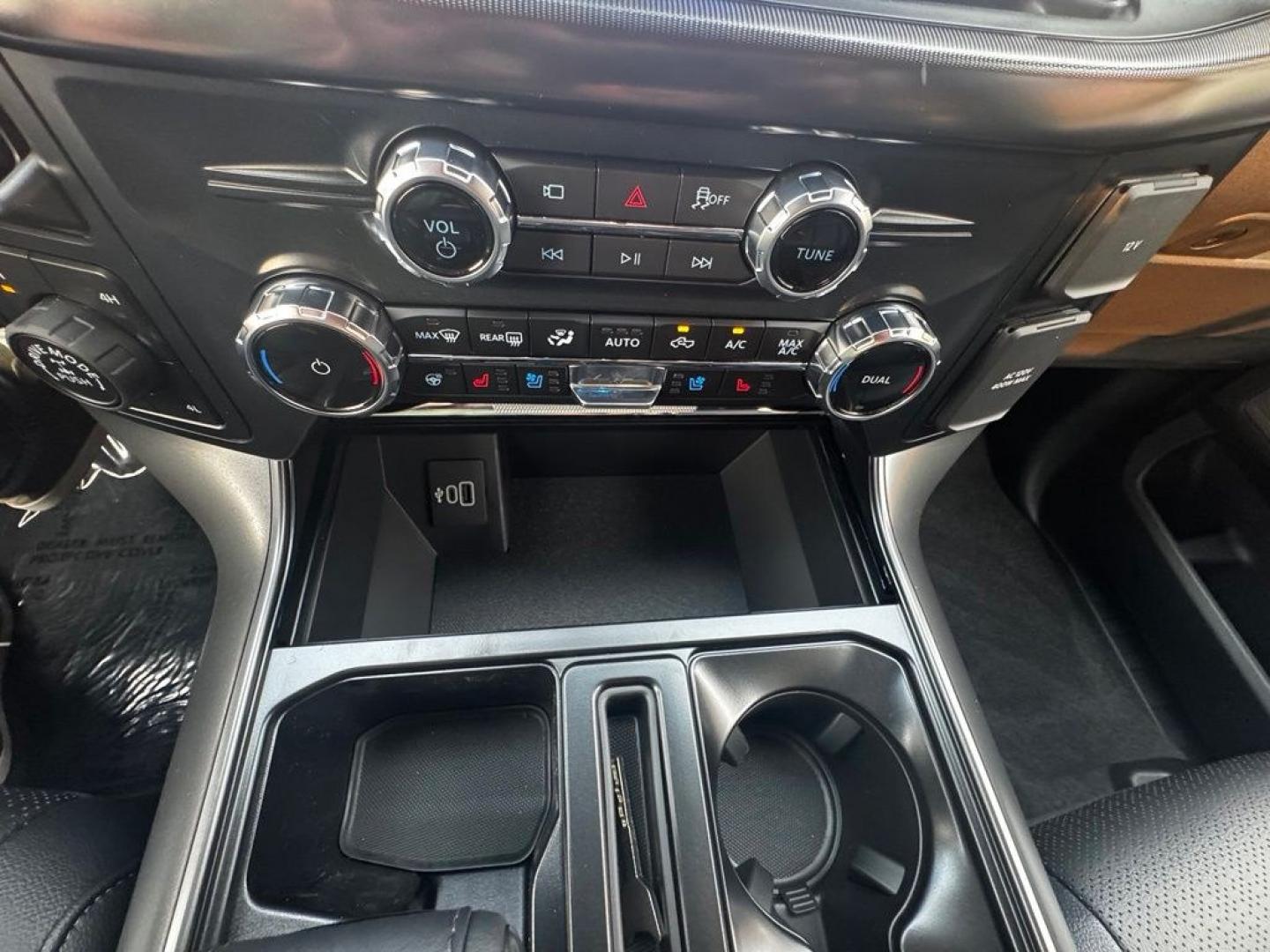 2026 Avalanche /Black Ford F-150 Lariat (1FTFW5L59TF) with an 5.0L V8 engine, Automatic transmission, located at 1105 E Mulberry, Kaufman, TX, 75142, (972) 962-2151, 32.589550, -96.300926 - Recent Arrival! $5,000 off MSRP!<br><br>4WD.<br>Avalanche 2026 Ford F-150 4D SuperCrew Lariat 4WD 10-Speed Automatic 5.0L V8 16/24 City/Highway MPG Price includes: $1000 - SSE Down Payment Assistance. Exp. 08/31/2026 $3000 - Retail Customer Cash. Exp. 09/30/2026 $500 - Final Days Mega Bonus Cash. Ex- Photo#24