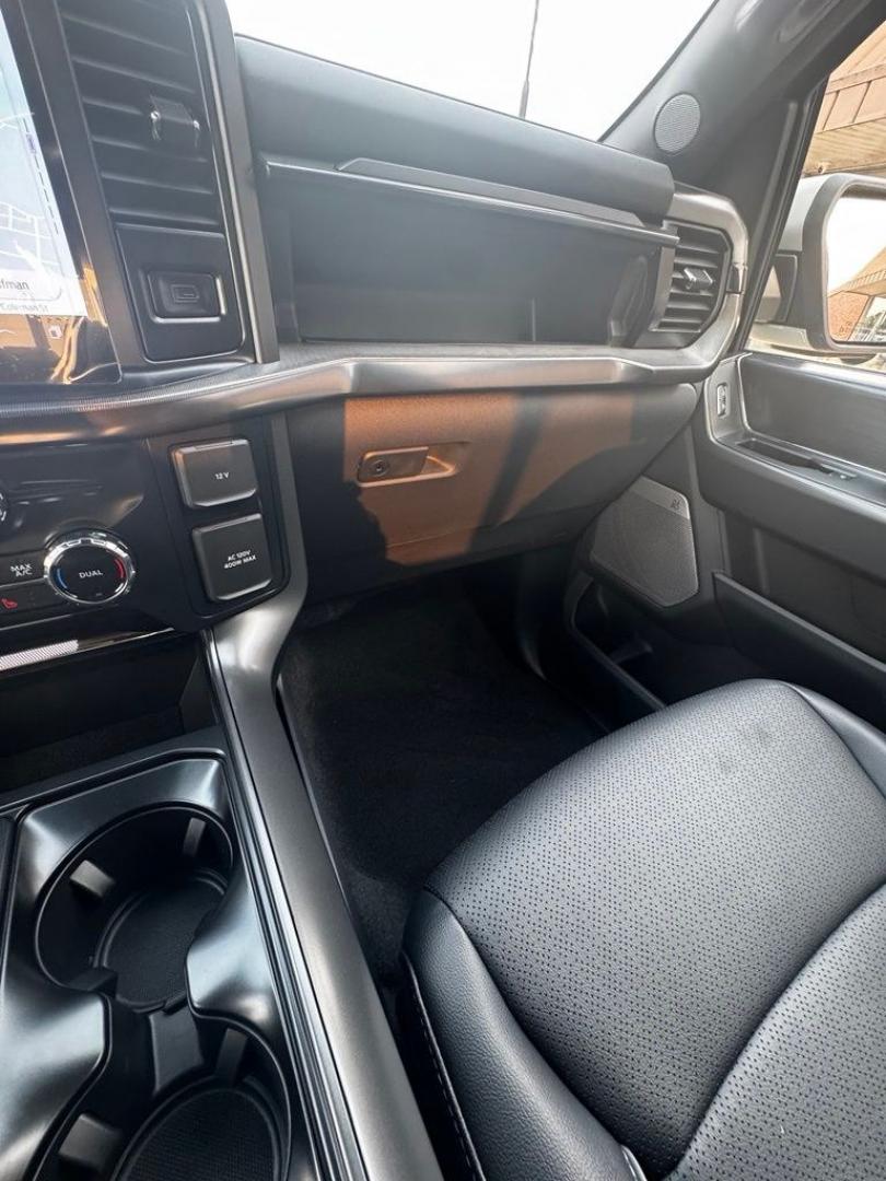 2026 Avalanche /Black Ford F-150 Lariat (1FTFW5L59TF) with an 5.0L V8 engine, Automatic transmission, located at 1105 E Mulberry, Kaufman, TX, 75142, (972) 962-2151, 32.589550, -96.300926 - Recent Arrival! $5,000 off MSRP!<br><br>4WD.<br>Avalanche 2026 Ford F-150 4D SuperCrew Lariat 4WD 10-Speed Automatic 5.0L V8 16/24 City/Highway MPG Price includes: $1000 - SSE Down Payment Assistance. Exp. 08/31/2026 $3000 - Retail Customer Cash. Exp. 09/30/2026 $500 - Final Days Mega Bonus Cash. Ex- Photo#26