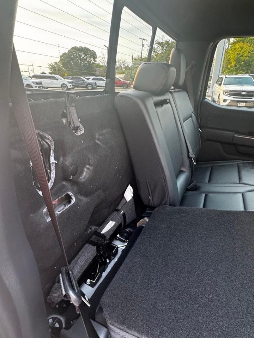2026 Avalanche /Black Ford F-150 Lariat (1FTFW5L59TF) with an 5.0L V8 engine, Automatic transmission, located at 1105 E Mulberry, Kaufman, TX, 75142, (972) 962-2151, 32.589550, -96.300926 - Recent Arrival! $5,000 off MSRP!<br><br>4WD.<br>Avalanche 2026 Ford F-150 4D SuperCrew Lariat 4WD 10-Speed Automatic 5.0L V8 16/24 City/Highway MPG Price includes: $1000 - SSE Down Payment Assistance. Exp. 08/31/2026 $3000 - Retail Customer Cash. Exp. 09/30/2026 $500 - Final Days Mega Bonus Cash. Ex- Photo#30